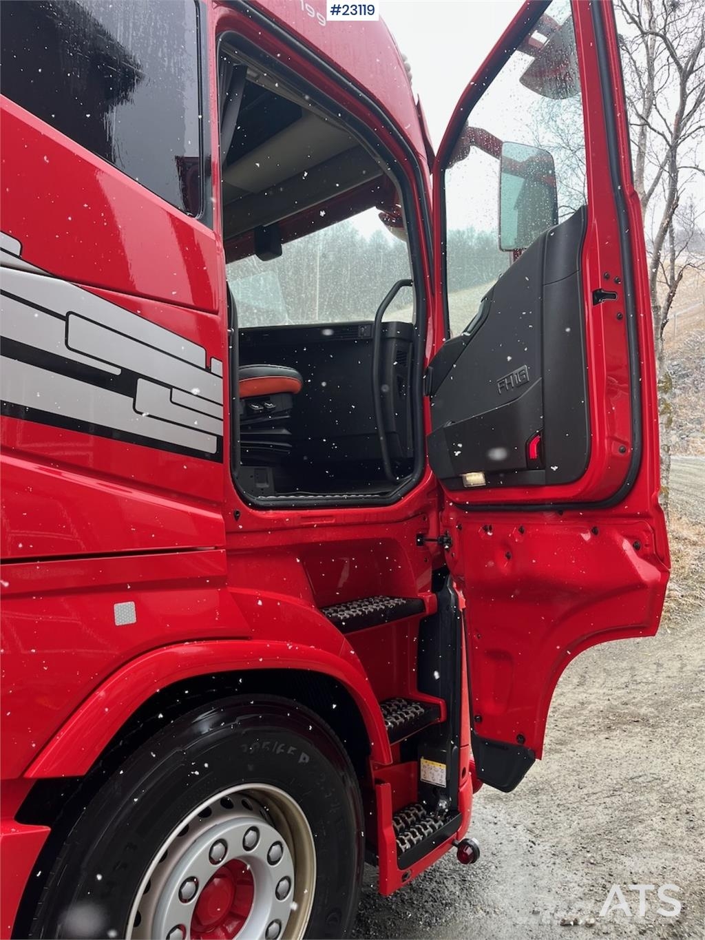 Volvo FH700 Tridem hooklift truck – crane hydraulics – 3 工程吊钩车
