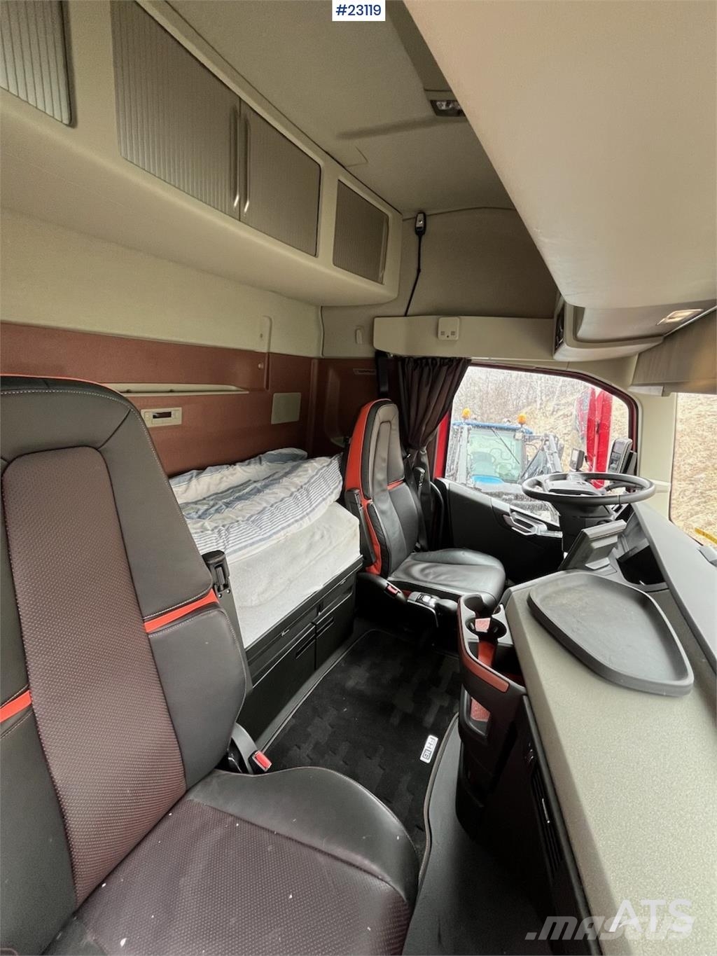 Volvo FH700 Tridem hooklift truck – crane hydraulics – 3 工程吊钩车