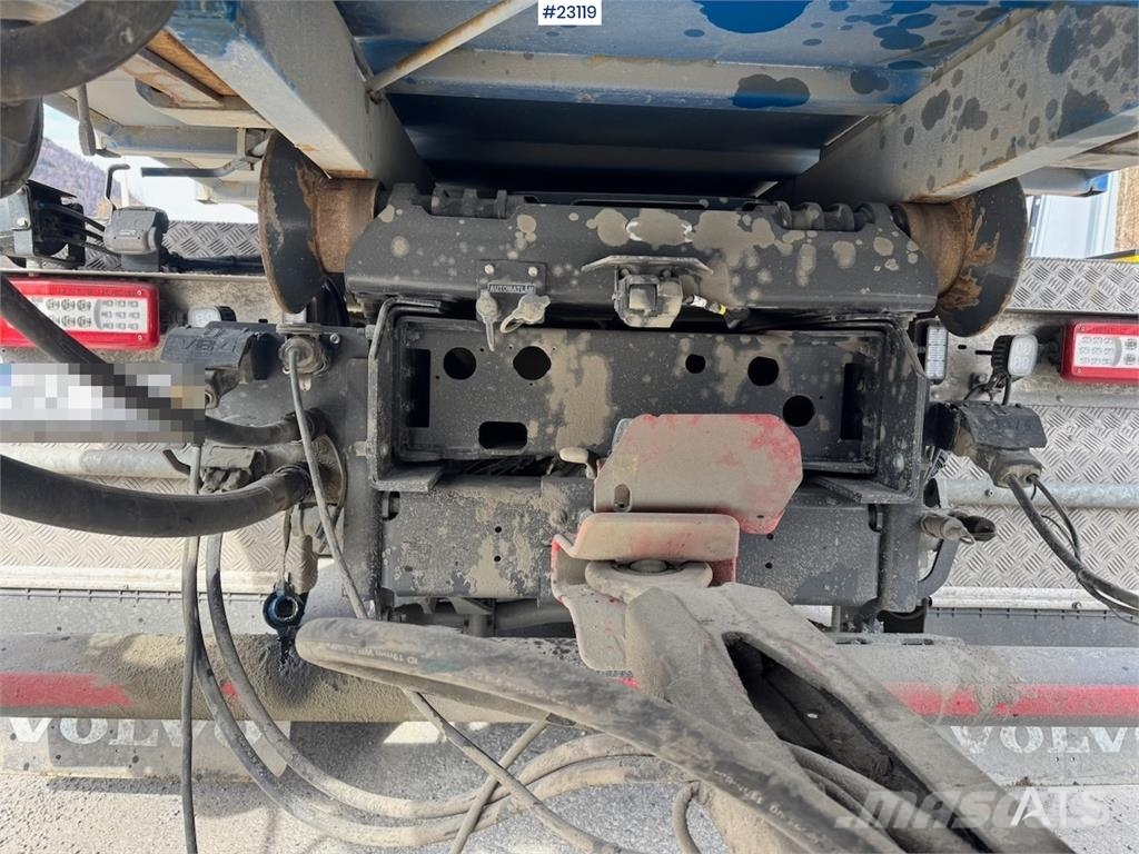Volvo FH700 Tridem hooklift truck – crane hydraulics – 3 工程吊钩车