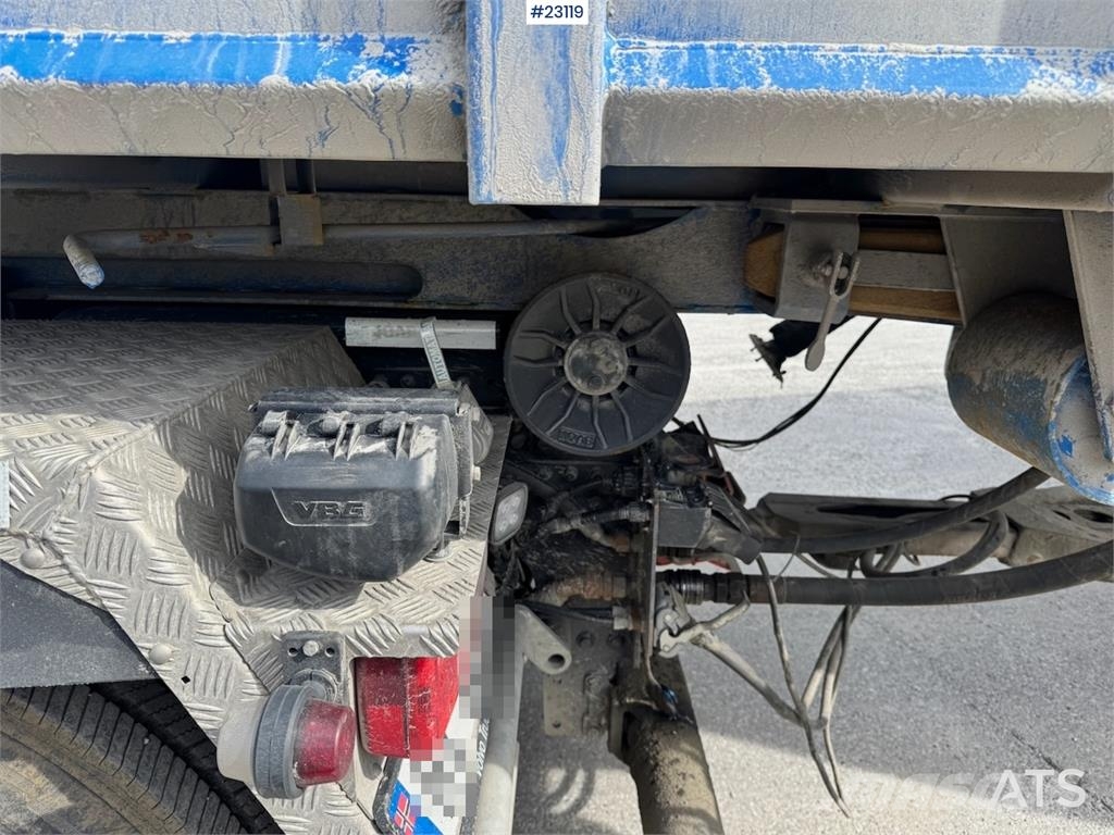 Volvo FH700 Tridem hooklift truck – crane hydraulics – 3 工程吊钩车