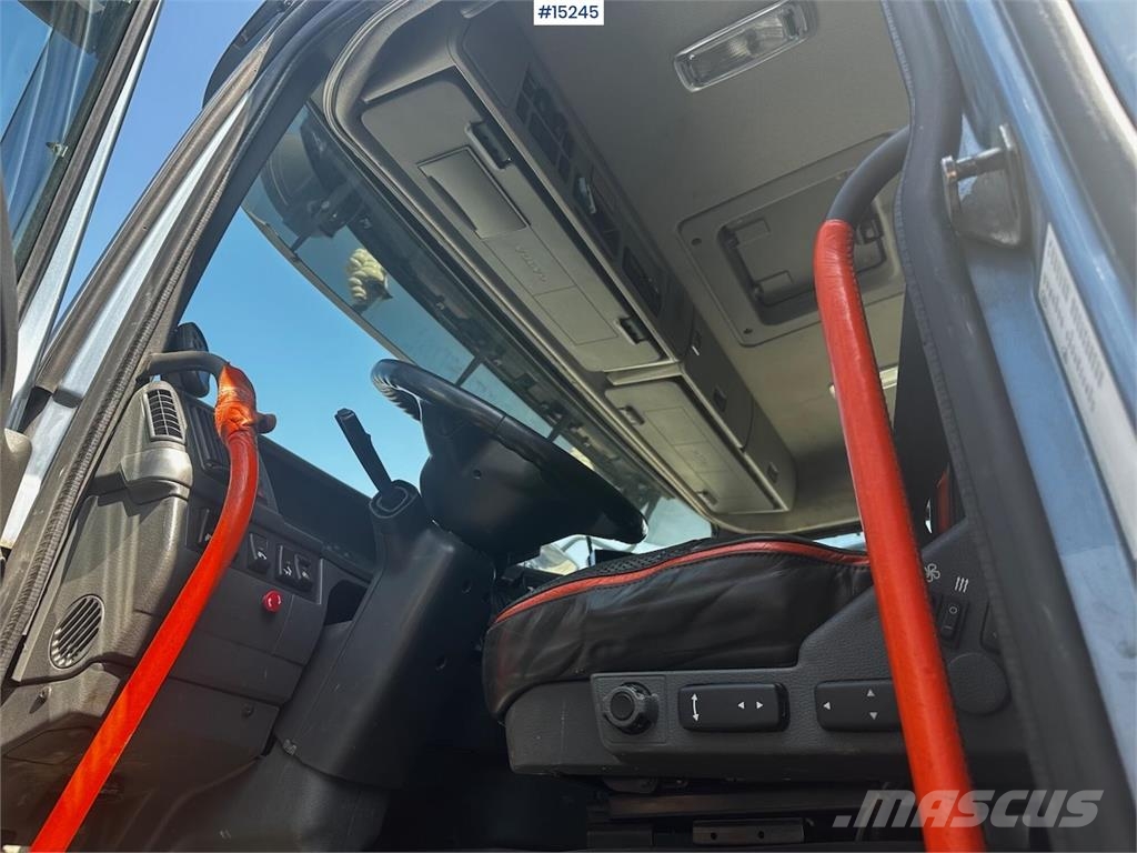 Volvo FH750 6x4 Snowrigged Combi truck Tippbilar