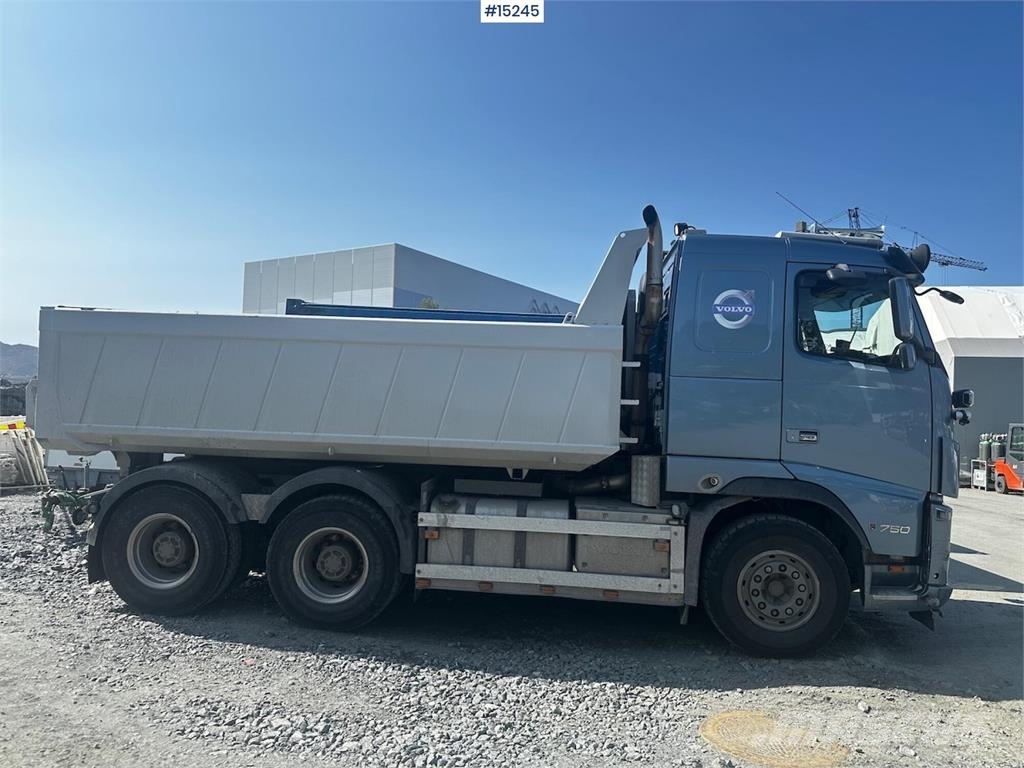 Volvo FH750 6x4 Snowrigged Combi truck Tippbilar