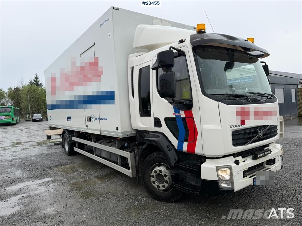 Volvo FL 4x2 box truck with a 1500 kg lift and remote co Skříňová nástavba