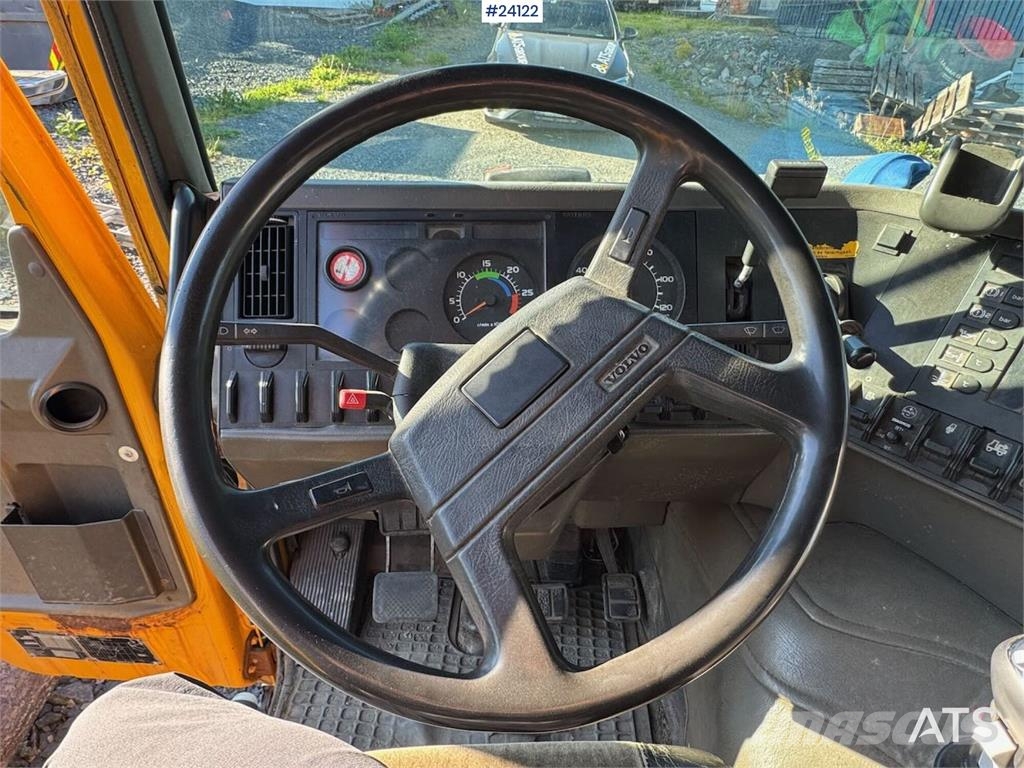 Volvo FL10 Tipper Truck – Rear-Mounted Palfinger Crane شاحنات الرافعات