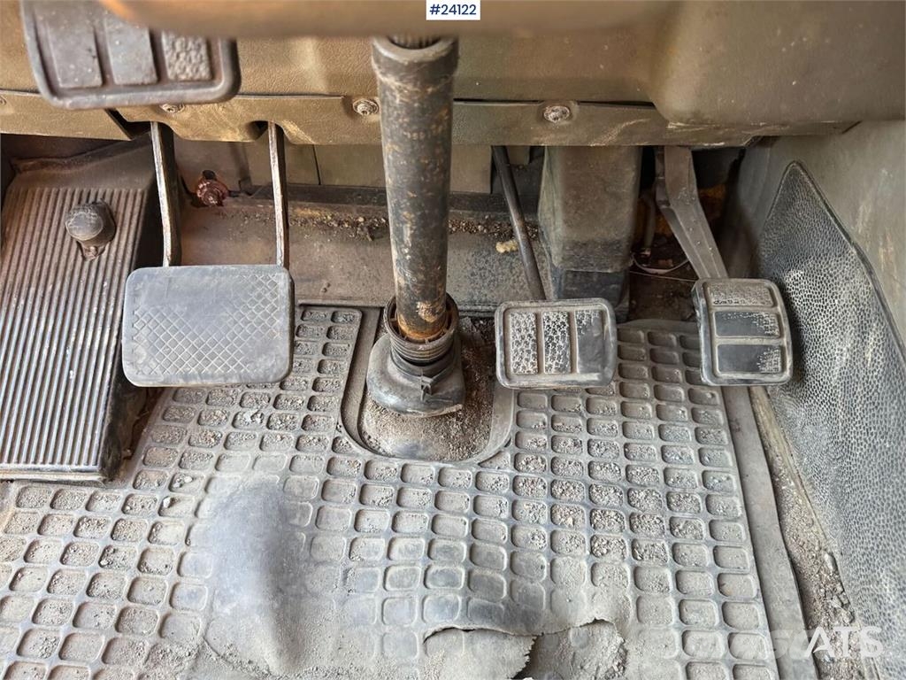 Volvo FL10 Tipper Truck – Rear-Mounted Palfinger Crane شاحنات الرافعات