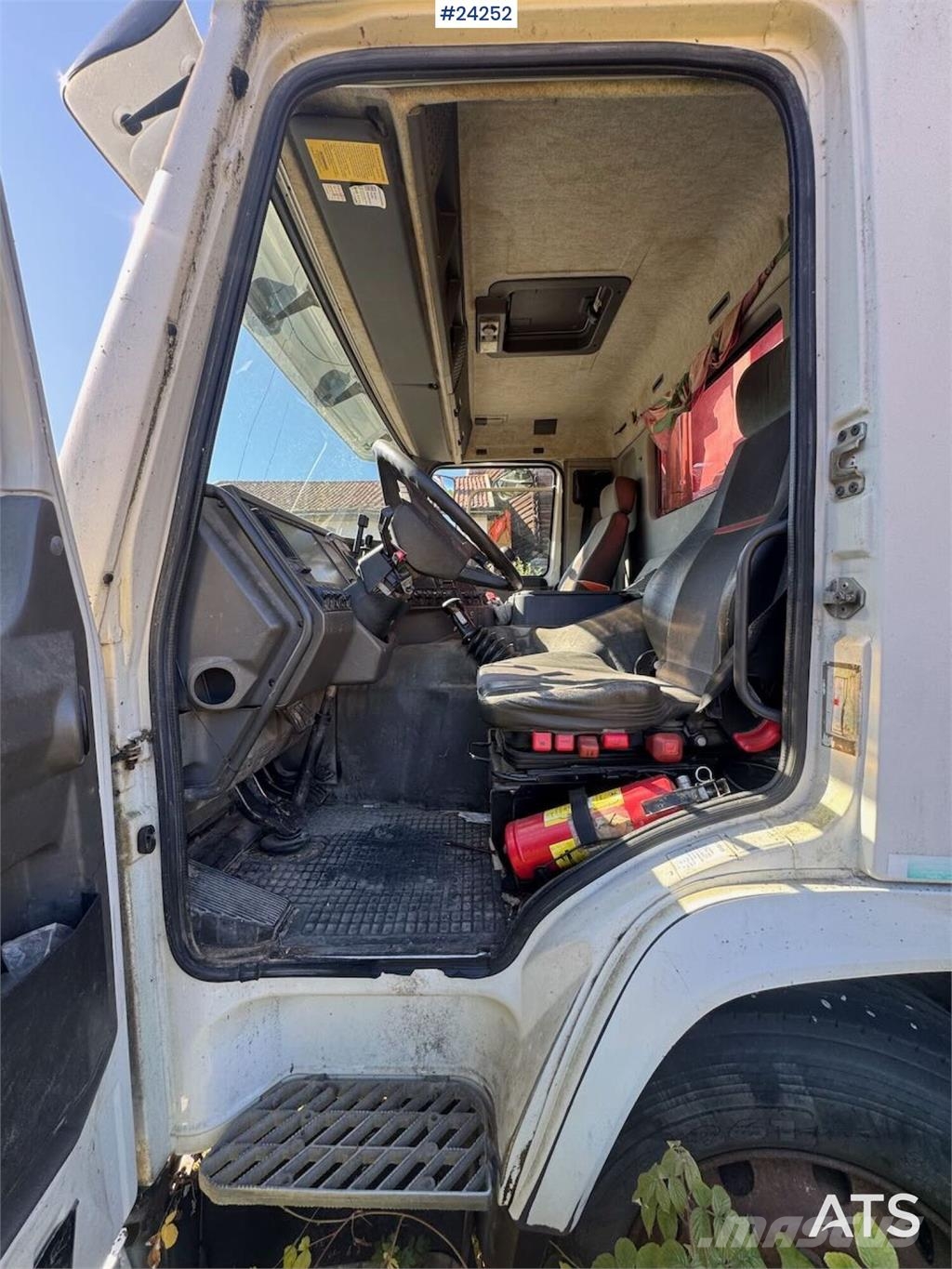 Volvo FL12 420 Tipper Truck – Repair Project 自卸式货车