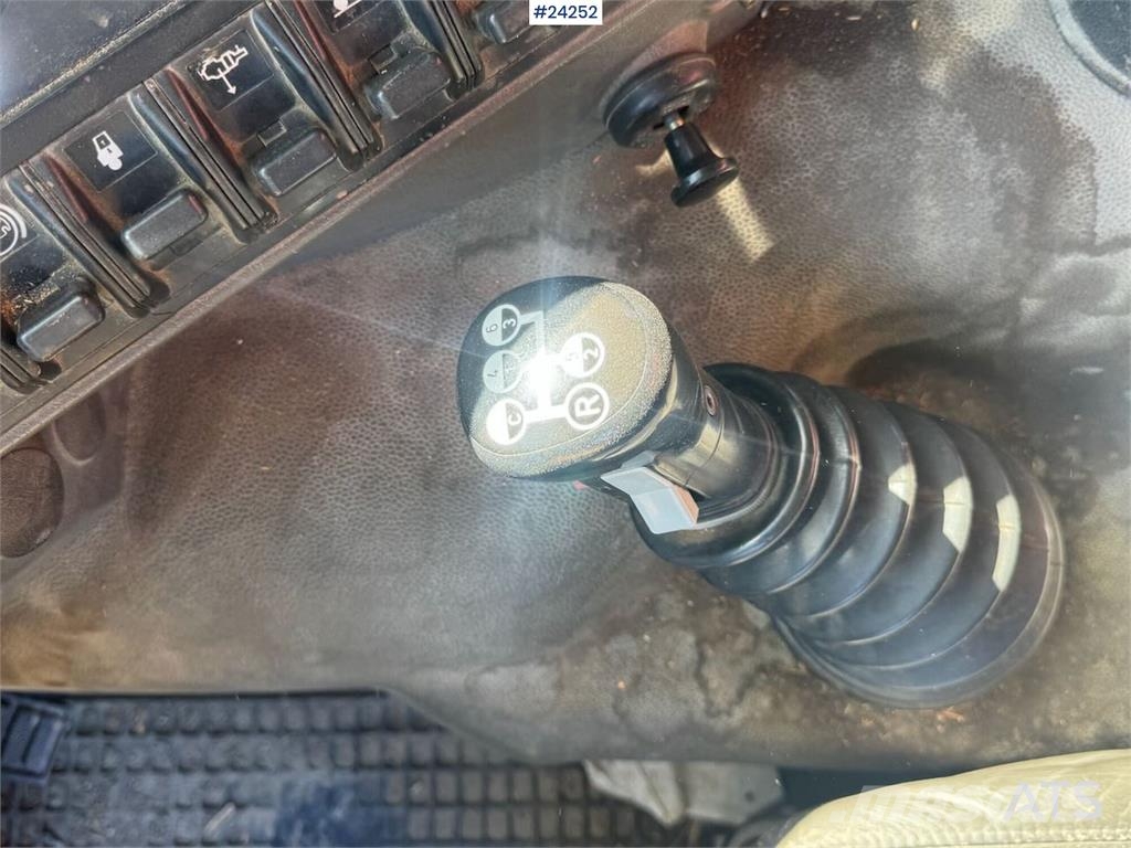 Volvo FL12 420 Tipper Truck – Repair Project 自卸式货车