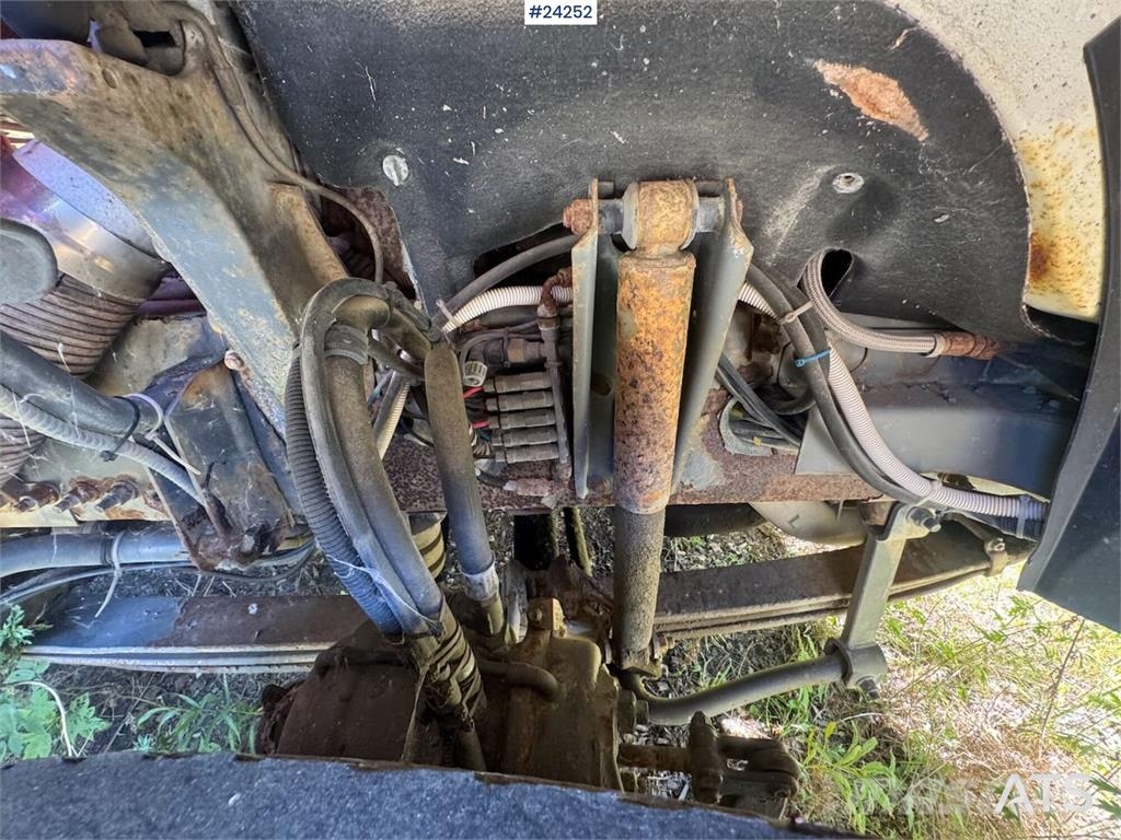 Volvo FL12 420 Tipper Truck – Repair Project 自卸式货车