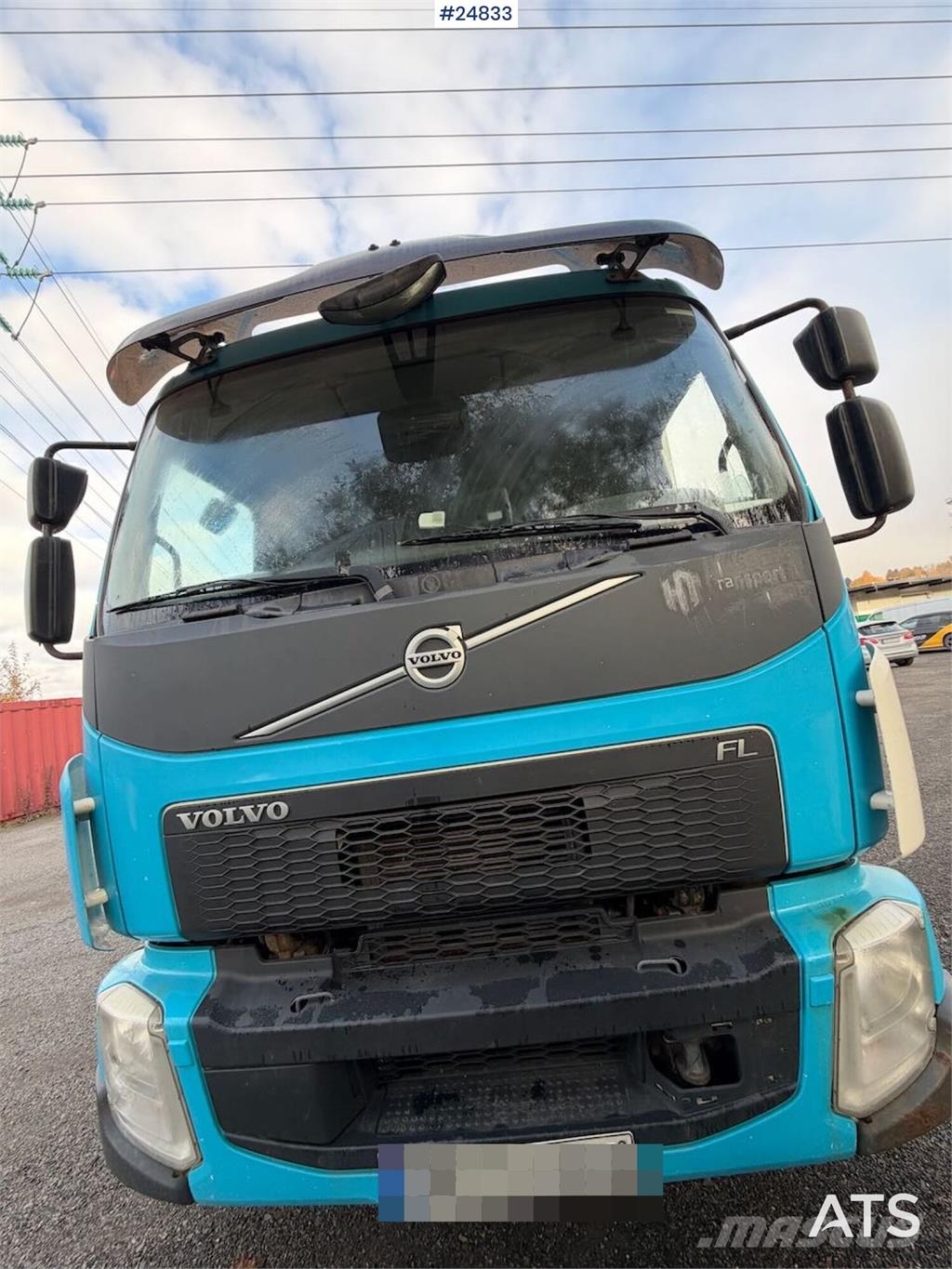 Volvo FL210 4x2 Box truck with tail lift and side door Sanduk kamioni