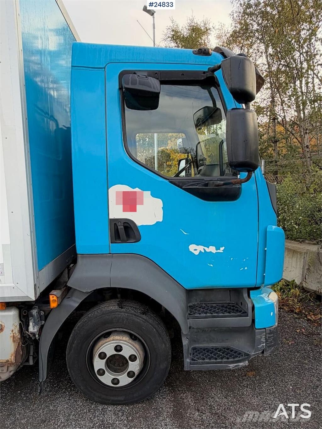 Volvo FL210 4x2 Box truck with tail lift and side door Sanduk kamioni