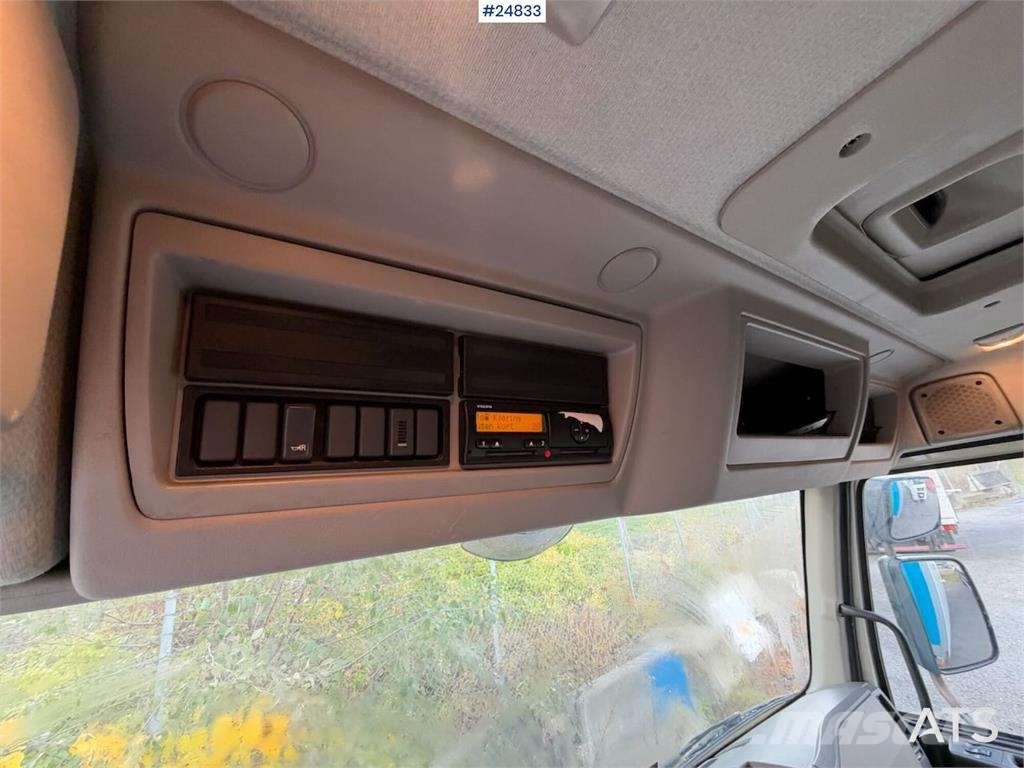 Volvo FL210 4x2 Box truck with tail lift and side door Sanduk kamioni