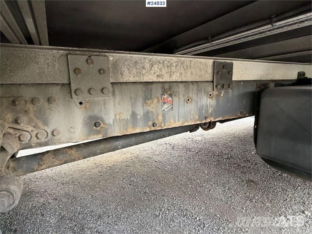 Volvo FL210 4x2 Box truck with tail lift and side door Sanduk kamioni