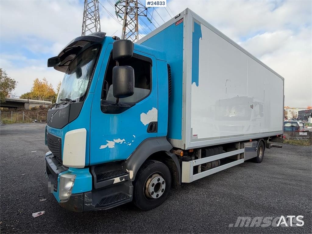 Volvo FL210 4x2 Box truck with tail lift and side door Sanduk kamioni