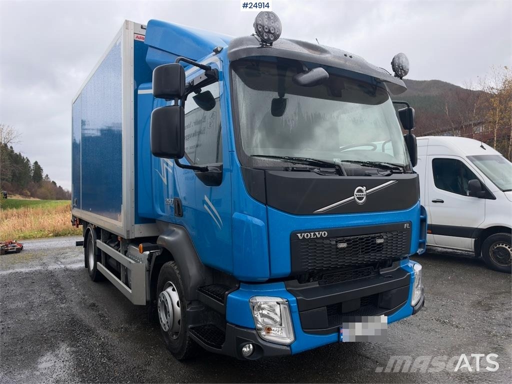 Volvo FL250 4x2 Box Truck – Only 22,000 km! Van Body Trucks