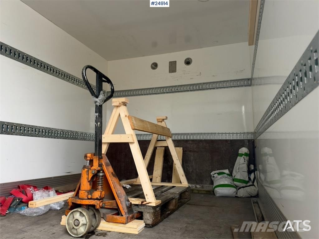 Volvo FL250 4x2 Box Truck – Only 22,000 km! Van Body Trucks