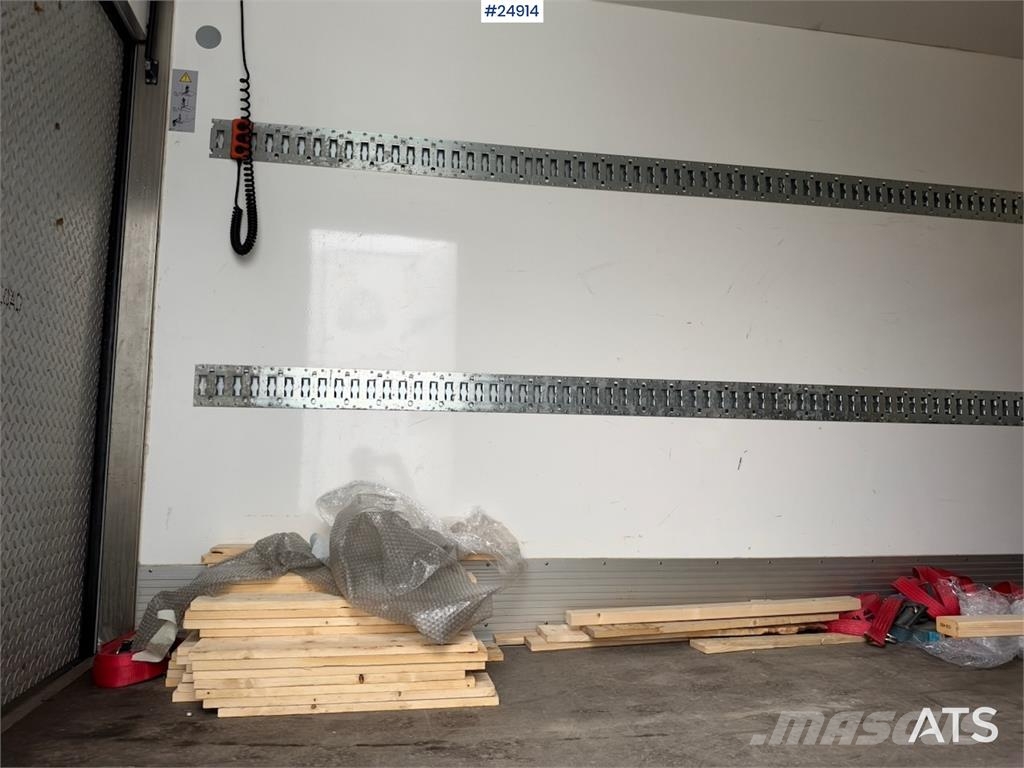 Volvo FL250 4x2 Box Truck – Only 22,000 km! Van Body Trucks