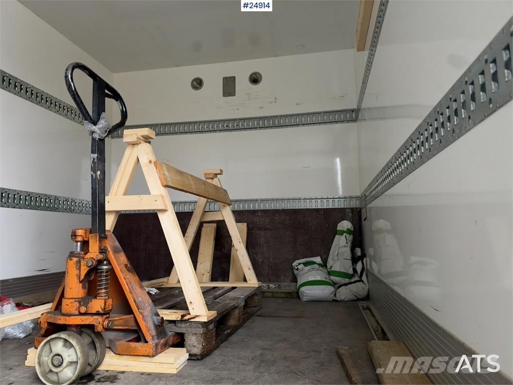 Volvo FL250 4x2 Box Truck – Only 22,000 km! Van Body Trucks