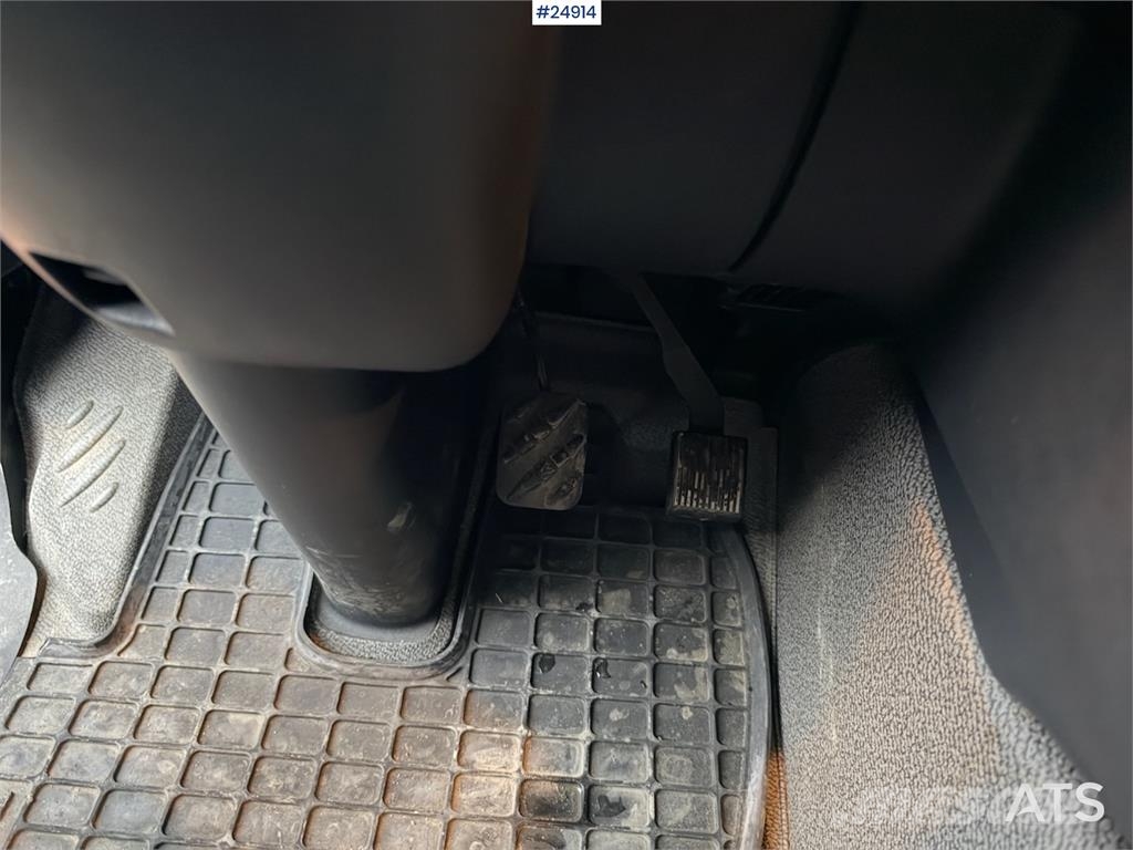 Volvo FL250 4x2 Box Truck – Only 22,000 km! Van Body Trucks