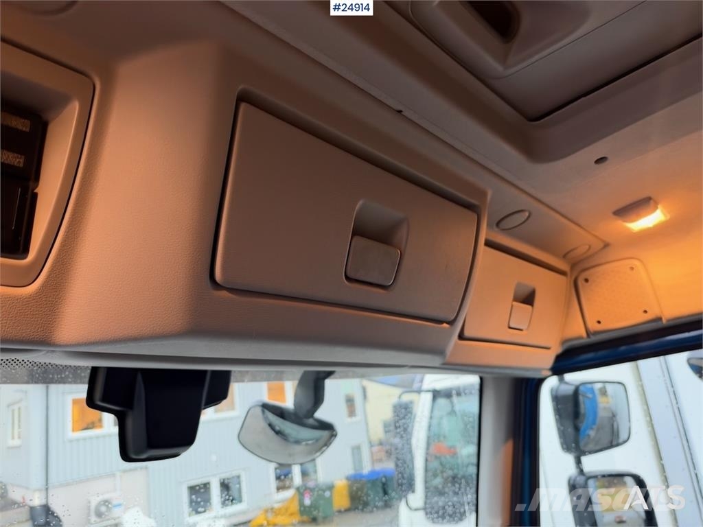 Volvo FL250 4x2 Box Truck – Only 22,000 km! Van Body Trucks