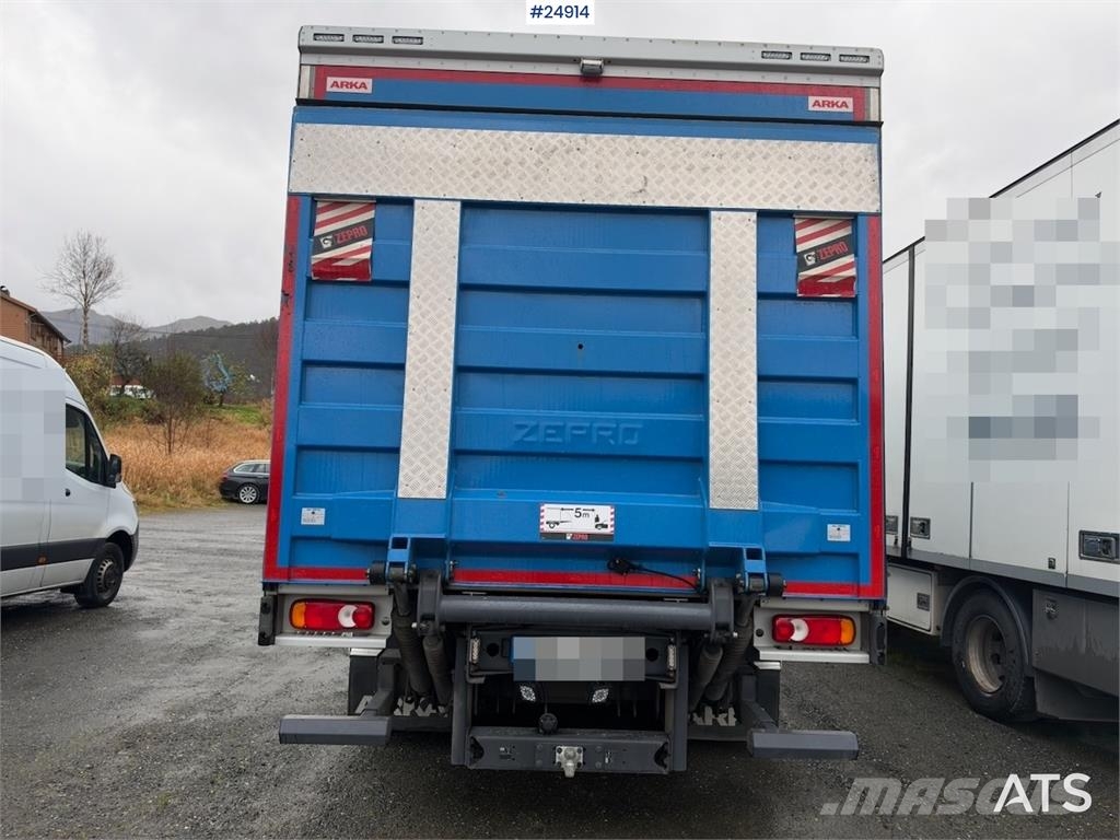 Volvo FL250 4x2 Box Truck – Only 22,000 km! Van Body Trucks