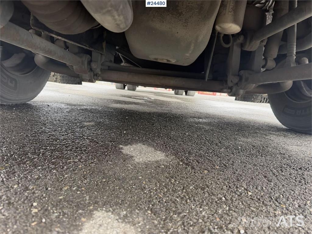 Volvo FM 380 box truck with full side opening, tail lift 貨箱式卡車