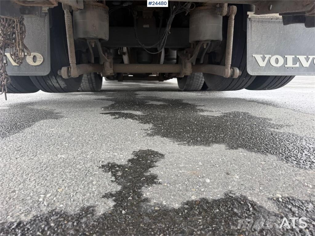 Volvo FM 380 box truck with full side opening, tail lift 貨箱式卡車