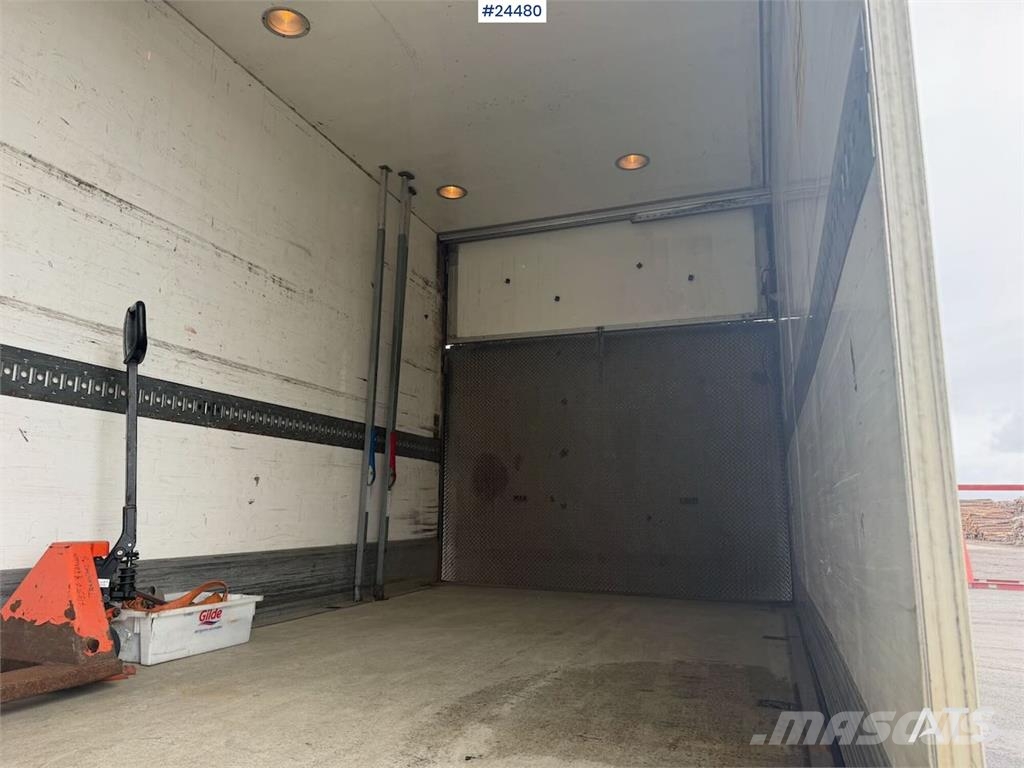 Volvo FM 380 box truck with full side opening, tail lift 貨箱式卡車