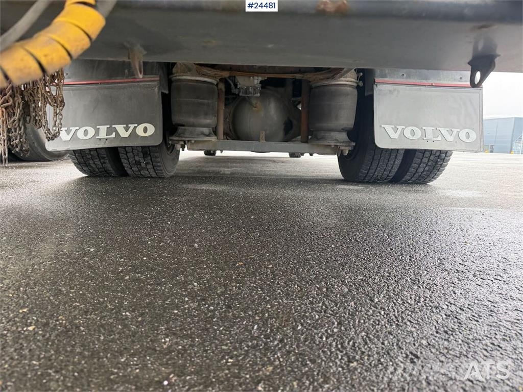 Volvo FM 380 box truck with full side opening, tail lift 冷凍冷蔵車