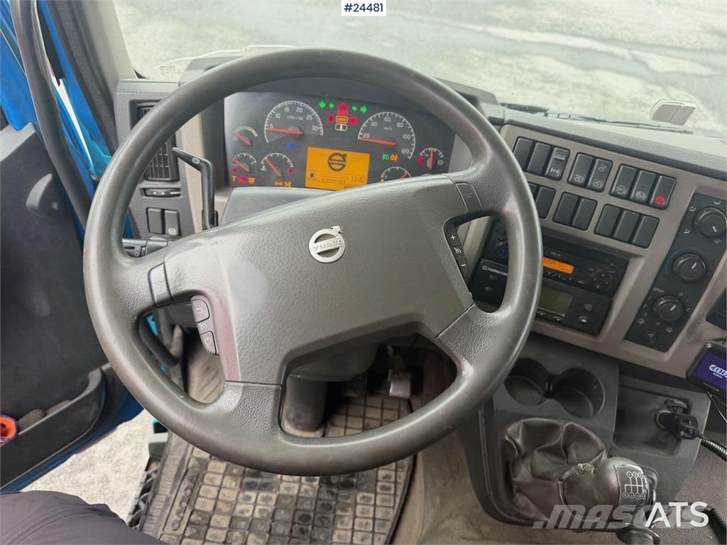 Volvo FM 380 box truck with full side opening, tail lift 冷凍冷蔵車