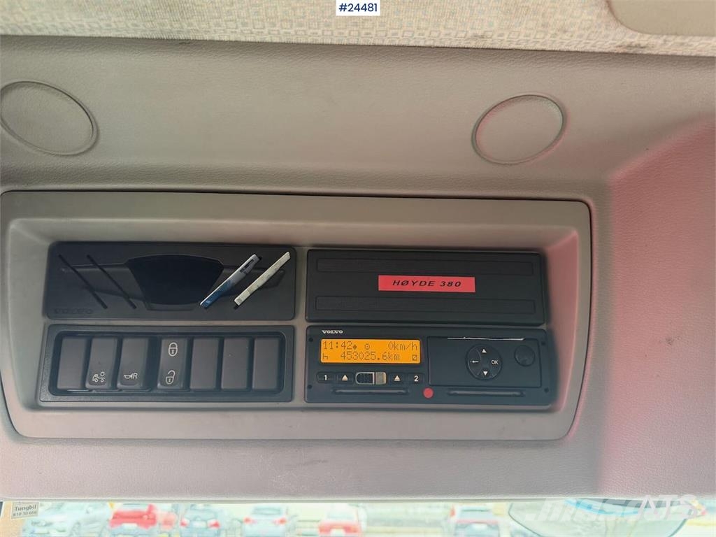 Volvo FM 380 box truck with full side opening, tail lift 冷凍冷蔵車