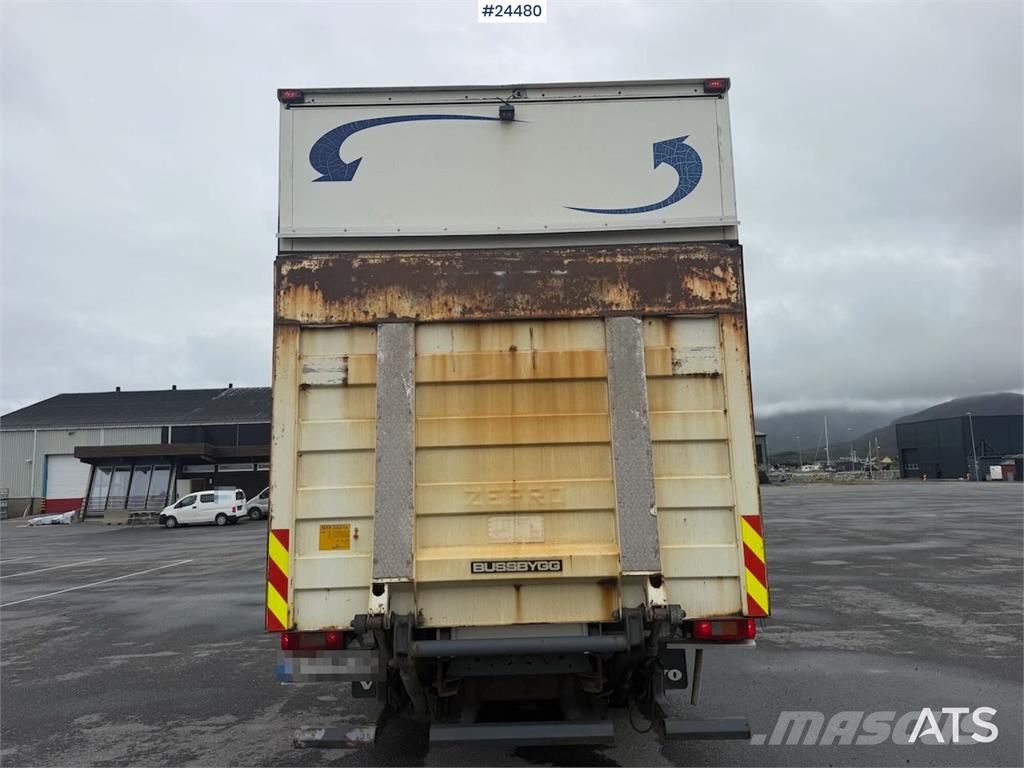 Volvo FM 380 box truck with full side opening, tail lift 貨箱式卡車