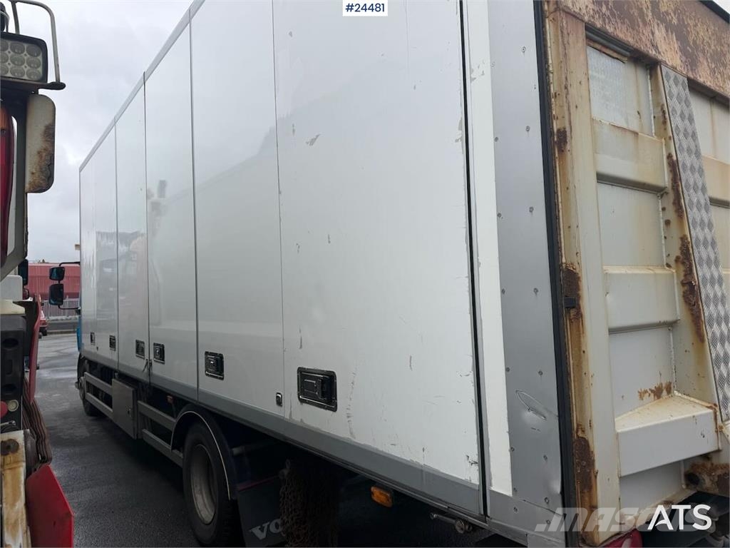 Volvo FM 380 box truck with full side opening, tail lift 冷凍冷蔵車