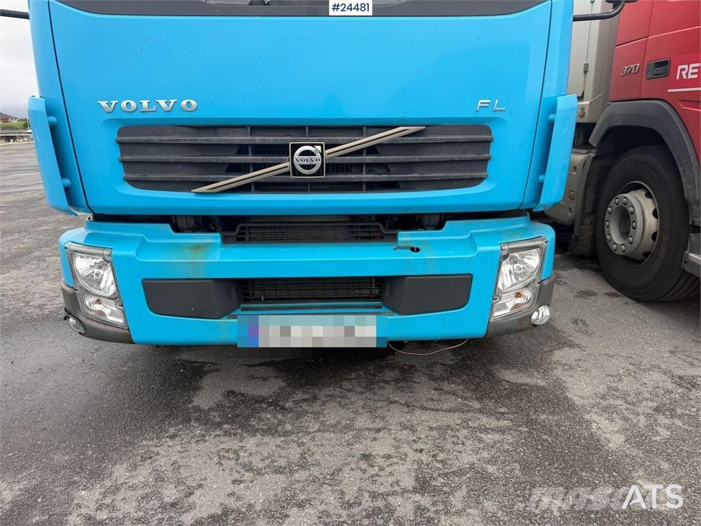 Volvo FM 380 box truck with full side opening, tail lift 冷凍冷蔵車