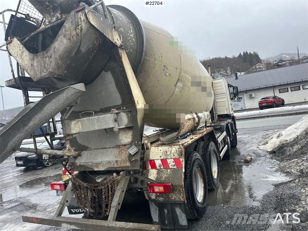 Volvo FM 400 8x4 concrete truck w/ intermix body. WATCH Camiones de concreto