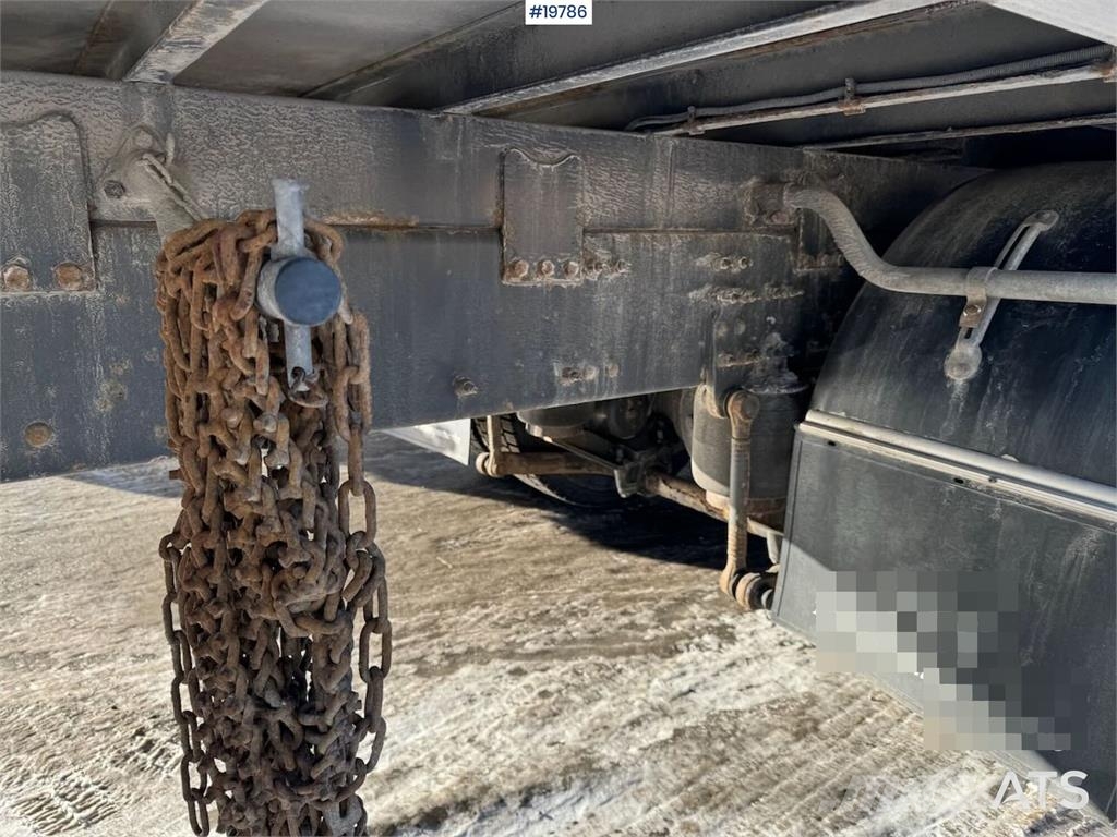 Volvo FM370 box truck w/ full side opening and lift. WAT Furgons