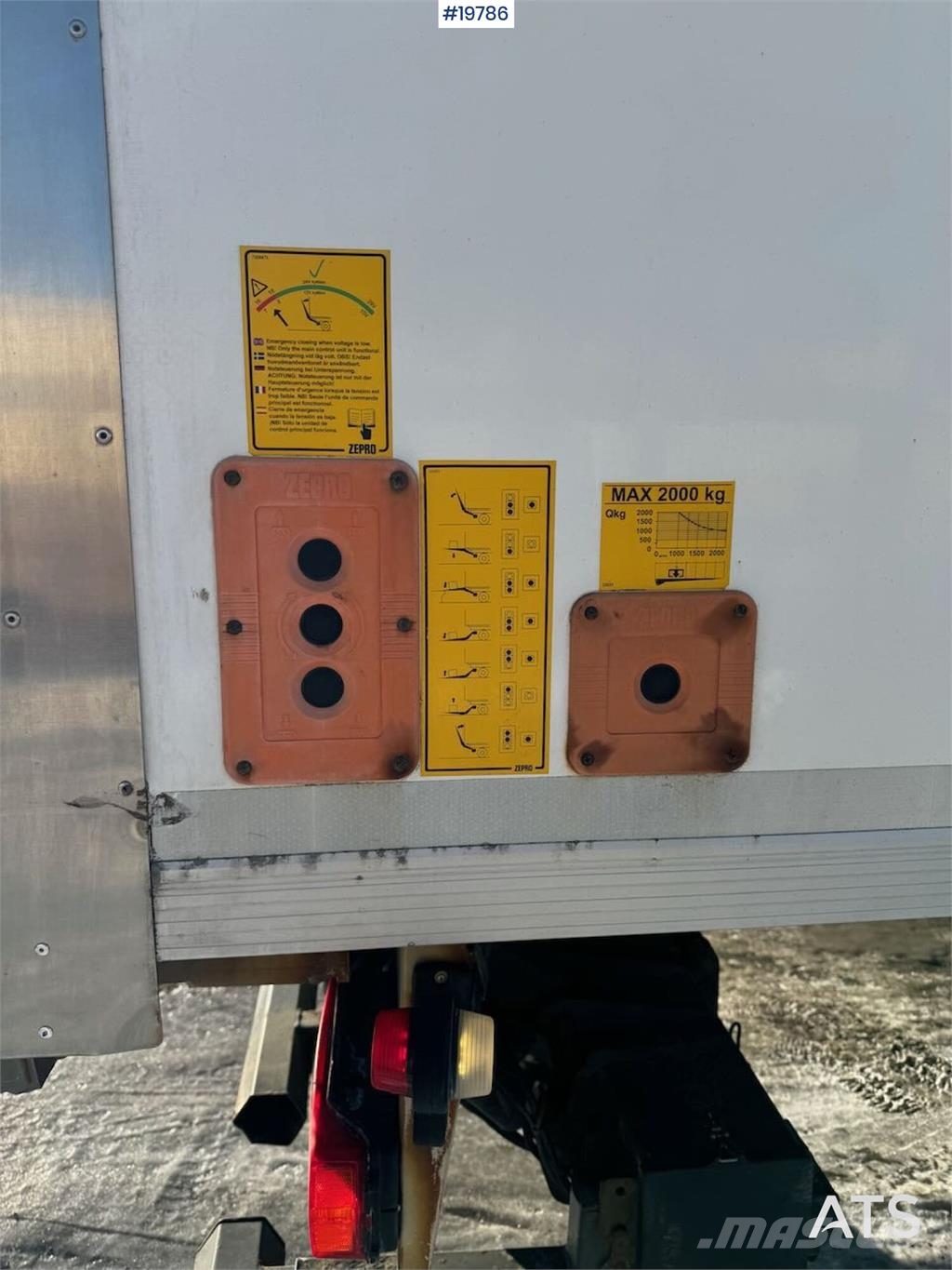 Volvo FM370 box truck w/ full side opening and lift. WAT Furgons