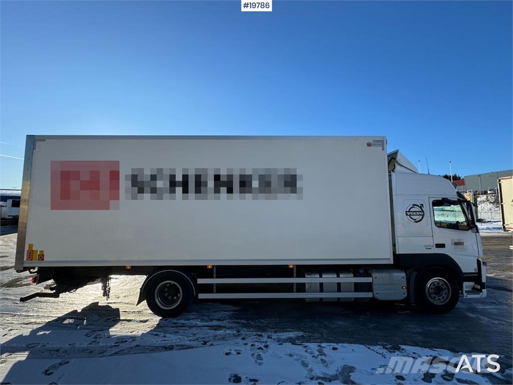 Volvo FM370 box truck w/ full side opening and lift. WAT Furgons
