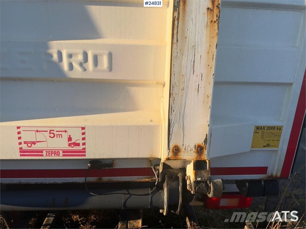 Volvo FM420 6x2 Box truck with refrigerated/freezer unit Sanduk kamioni