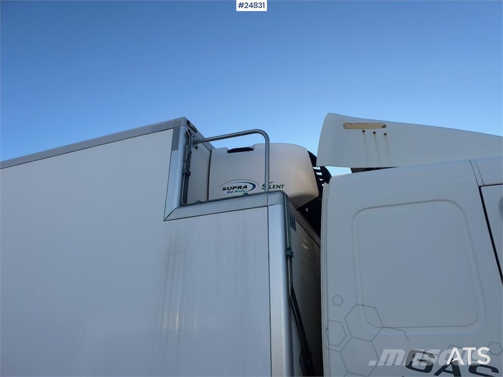Volvo FM420 6x2 Box truck with refrigerated/freezer unit Sanduk kamioni