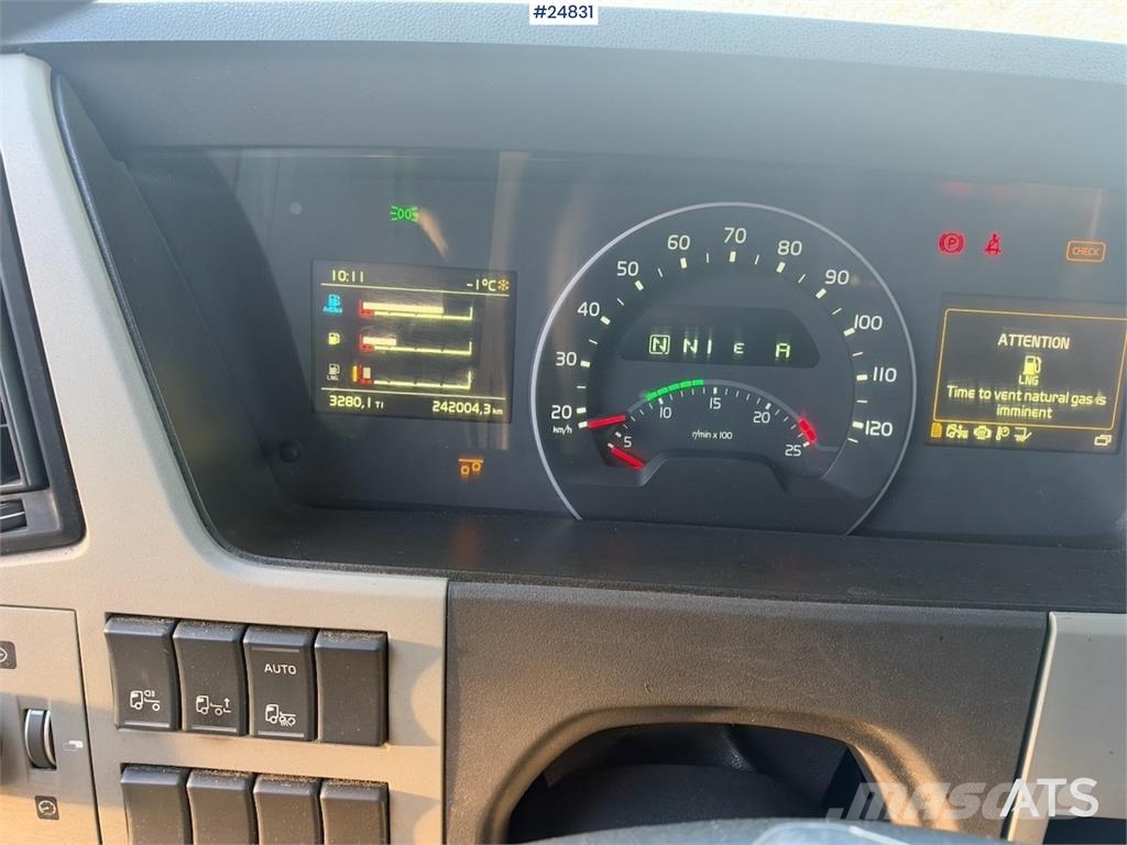 Volvo FM420 6x2 Box truck with refrigerated/freezer unit Sanduk kamioni