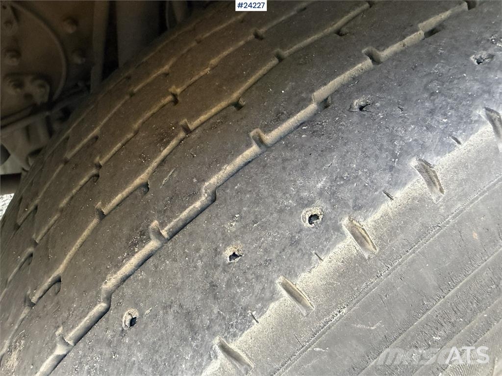 Volvo FM430 waste collection vehicle with 1 chamber شاحنات المخلفات