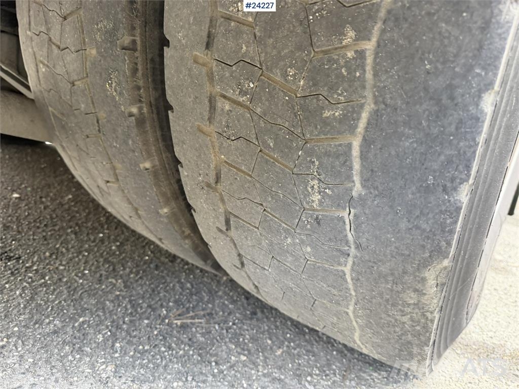 Volvo FM430 waste collection vehicle with 1 chamber شاحنات المخلفات