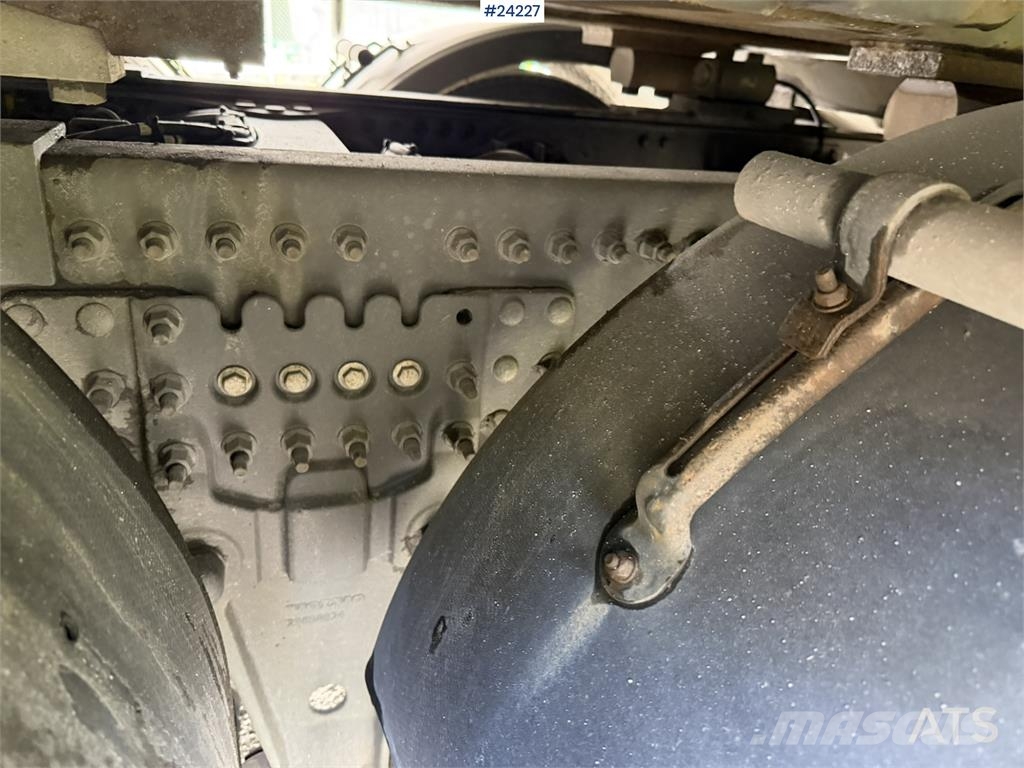 Volvo FM430 waste collection vehicle with 1 chamber شاحنات المخلفات