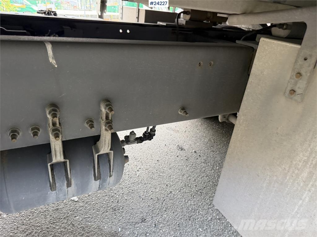 Volvo FM430 waste collection vehicle with 1 chamber شاحنات المخلفات