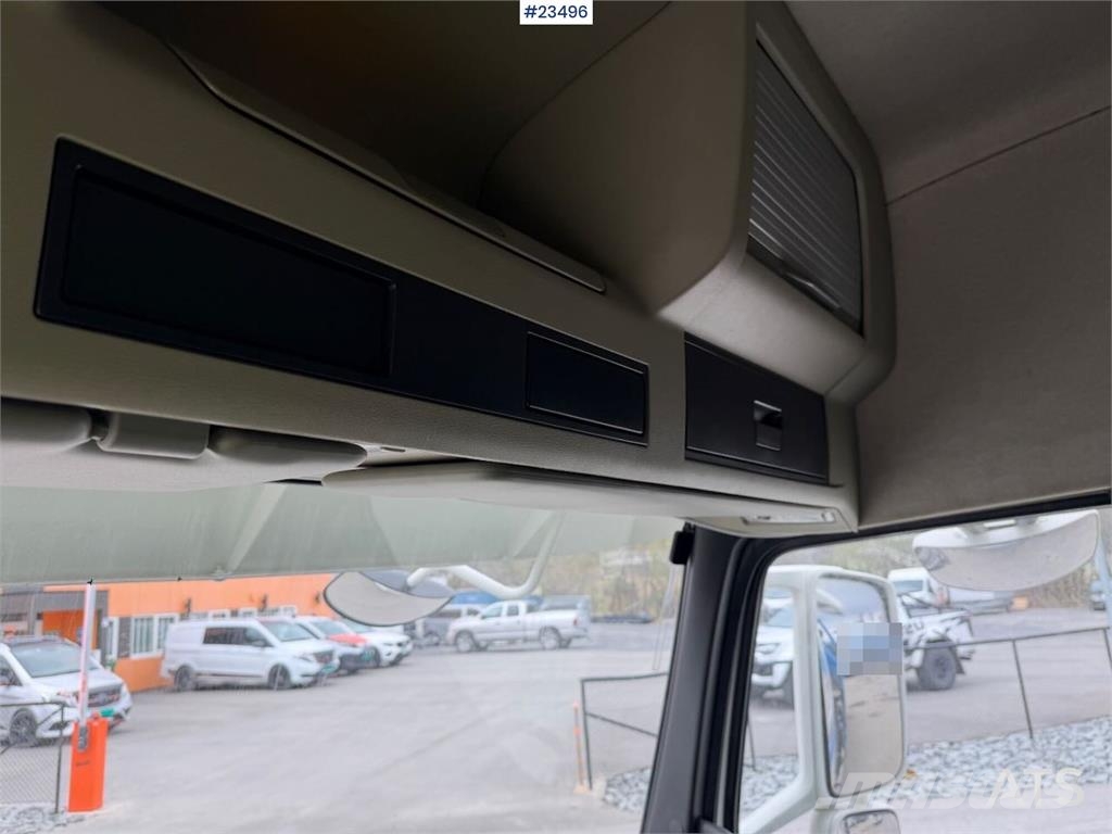 Volvo FM500 8x4 crane truck w/ 50t/m crane and jib. WATC Camiones grúa