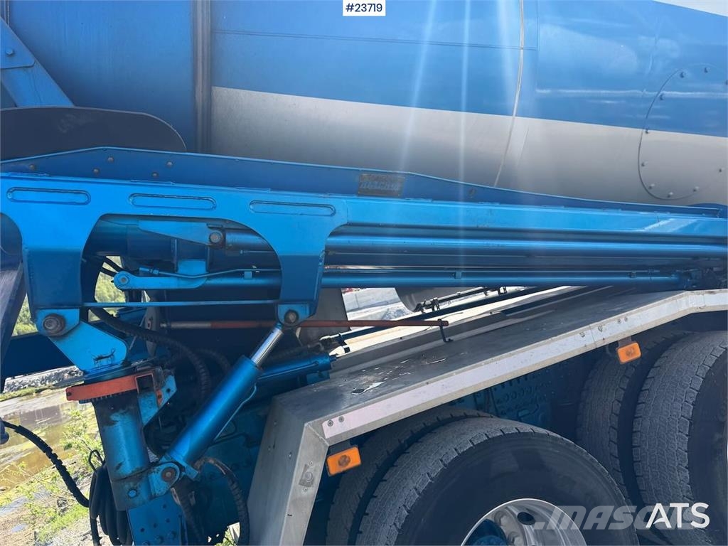 Volvo FMX 540 concrete mixer truck 8x4 w/ Putzmeister bo Concrete trucks