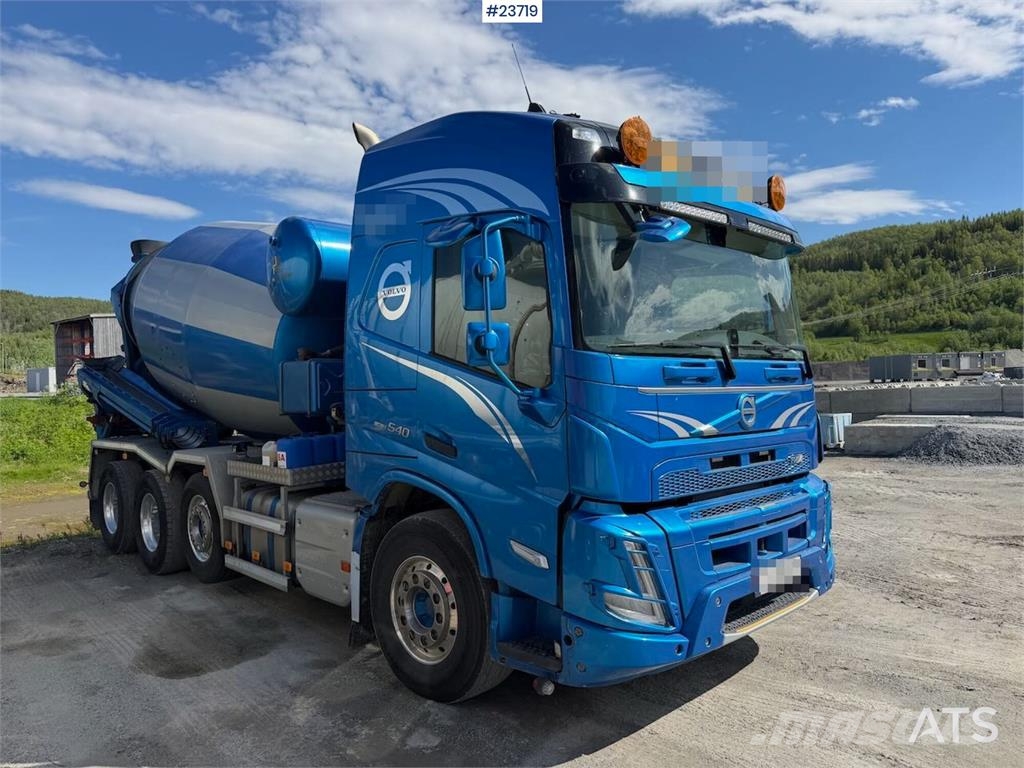 Volvo FMX 540 concrete mixer truck 8x4 w/ Putzmeister bo Concrete trucks