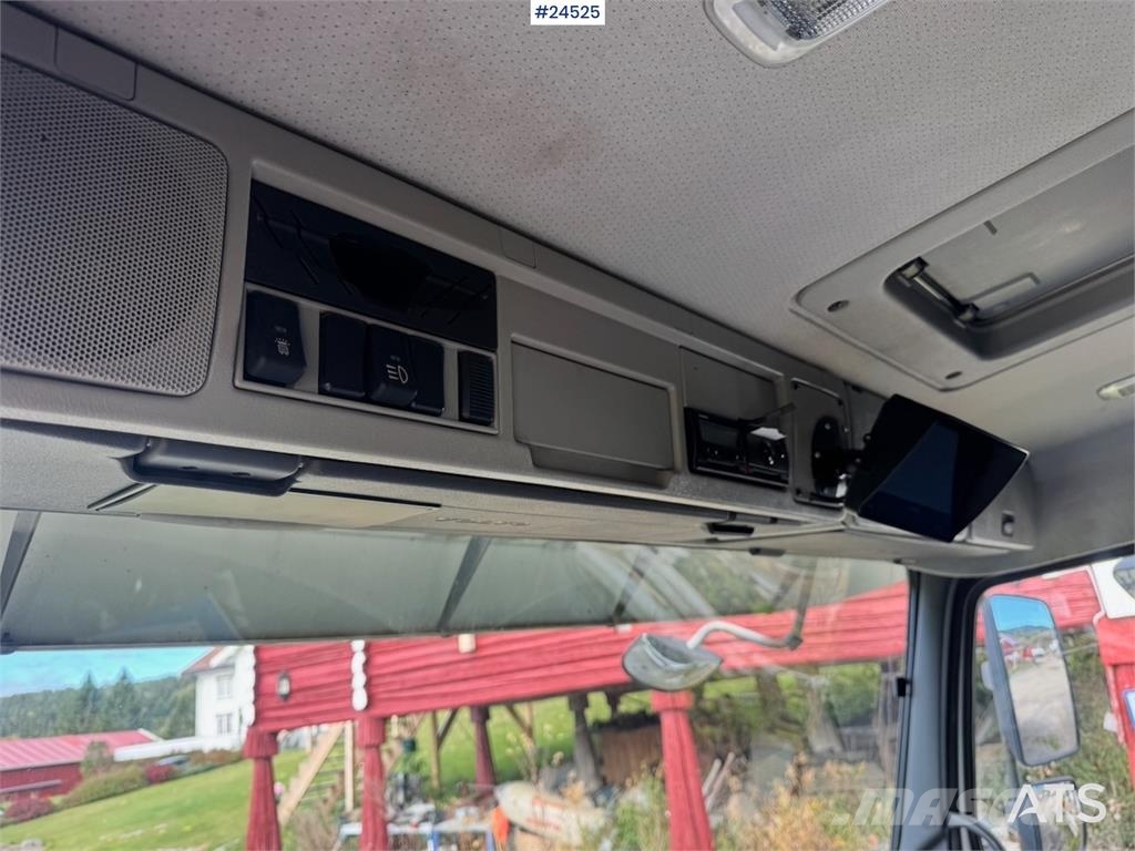 Volvo FMX500 Tridem Hooklift Truck – Without Container – Camiones elevadores de gancho