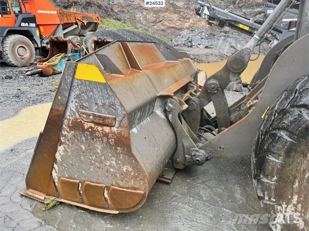 Volvo L110H Wheel Loader with Bucket – 3,100 Hours WATCH لوادر بعجل