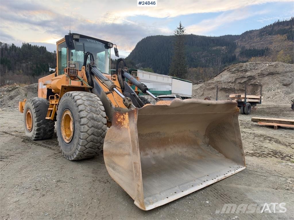 Volvo L120B Wheel loader with bucket Wheel loaders
